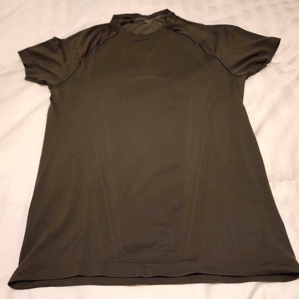 Gymshark Men's Geo Seamless Athletic Shirt